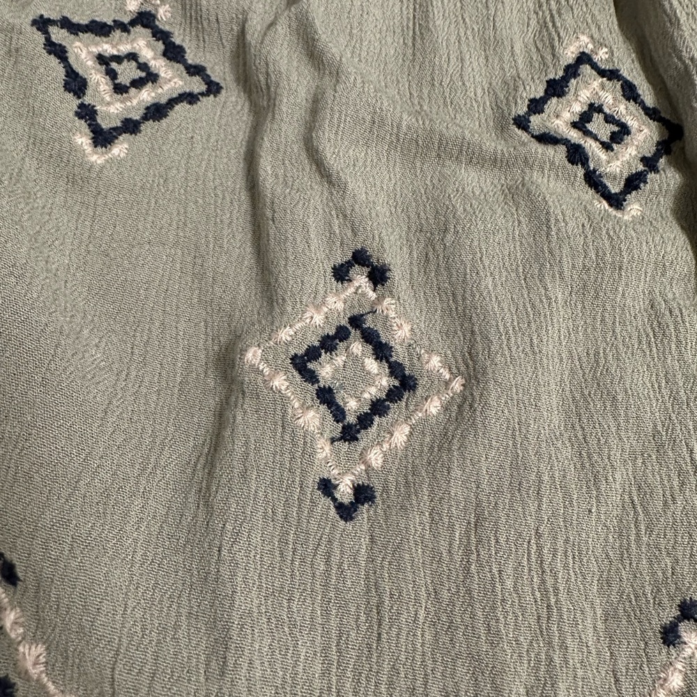 Patterned Tank Top - Picture 3 of 4